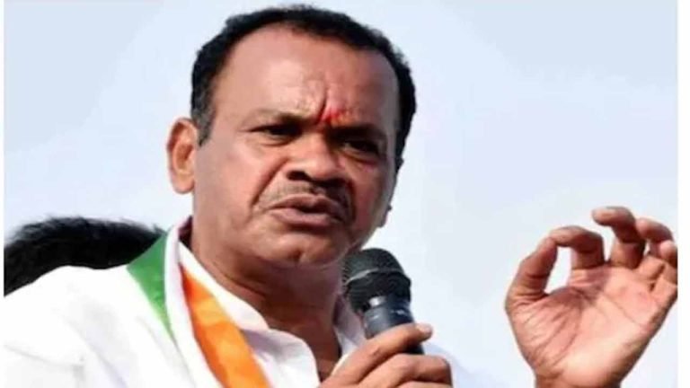 Komati Reddy Ordered The Municipal Commissioner To Demolish BRS Party Office Immediately