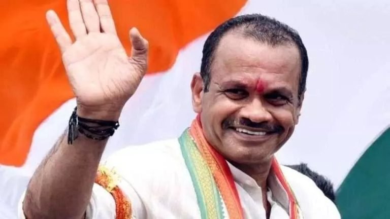 Komatireddy Venkat Reddy sensational comments
