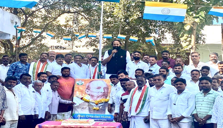 Congress cadres will take Rahul Gandhi's message to every household: Uttam