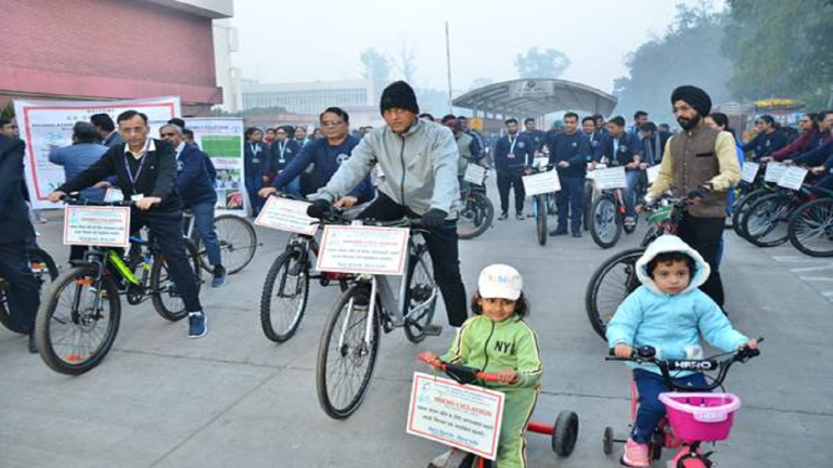 Union Health Minister Dr. Mansukh Mandaviya participates in Cyclathon