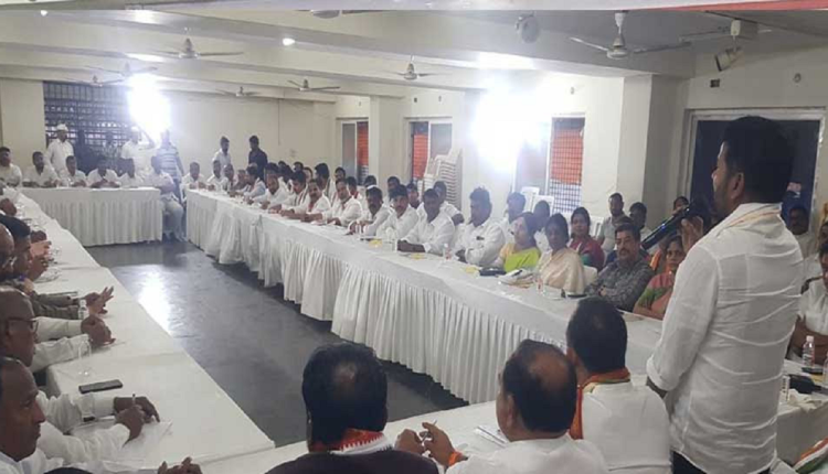 Take Village To Village "Hath-Se-Hath-Jodo": Revanth Reddy