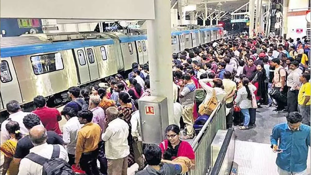 Hyderabad Metro Services To Be Available Until 2 Am On Dec 31 Indtoday