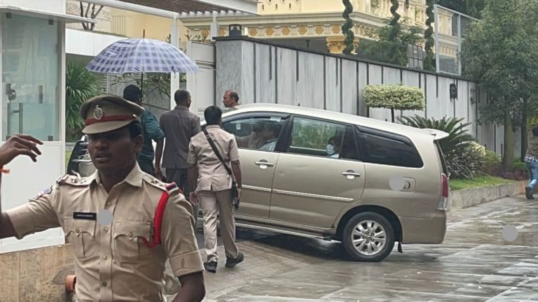 Hyderabad: CBI team reaches MLC Kavitha’s house