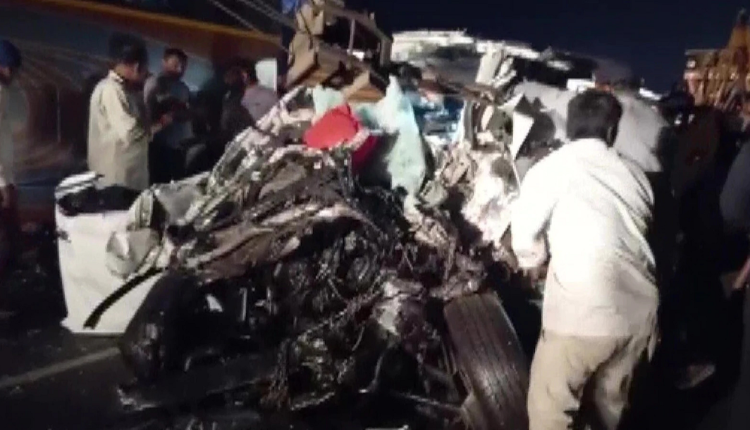 PM Modi condoles the loss of lives due to a road accident in Navsari