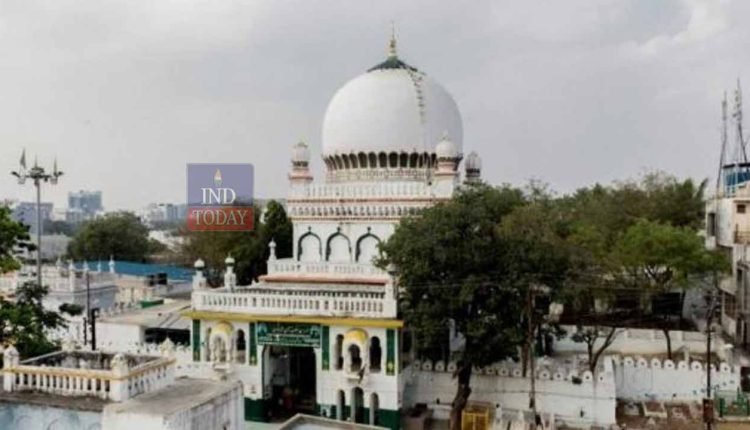 Inspite KCR Promise, Shaikpet Dargah Land Not Yet Restored