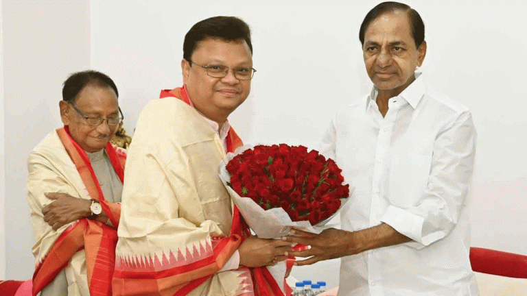 Former CM Of Odisha Giridhar Gamang Met KCR