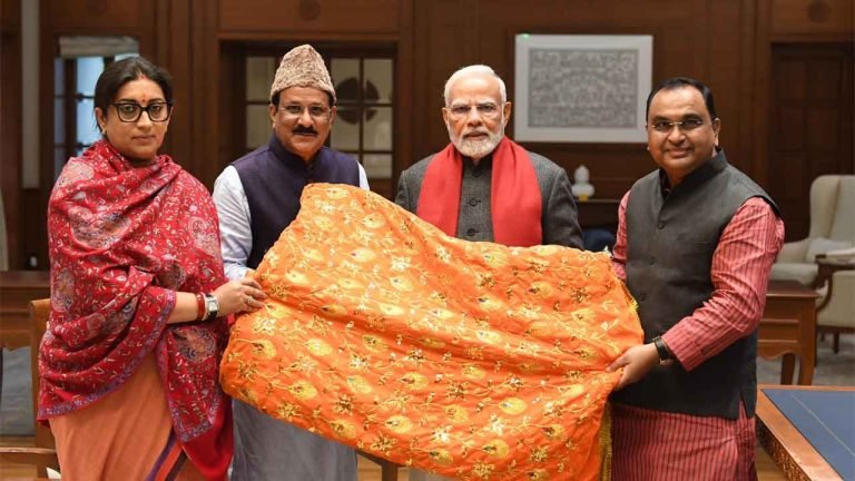 PM hands over Chadar which would be offered on the Urs at the Ajmer Sharif Dargah