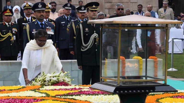 President Murmu, PM Paid Tributes To Mahatma Gandhi At The Raj Ghat
