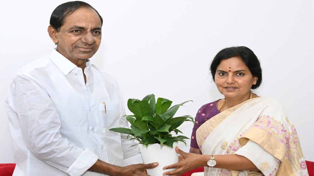 Santhi Kumari First Women Chief Secretary of Telangana