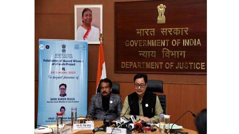 Union Law Minister felicitates the award winners of eCourts Project initiatives