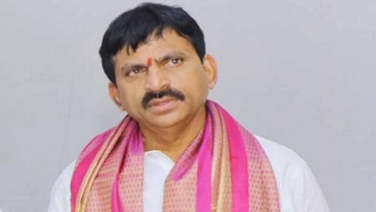 Ponguleti Shock To CM KCR: Deleted all Pictures with TRS Leaders