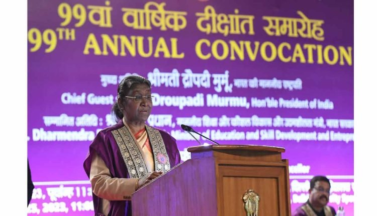 President Murmu graces the 99th Annual Convocation of the University of Delhi