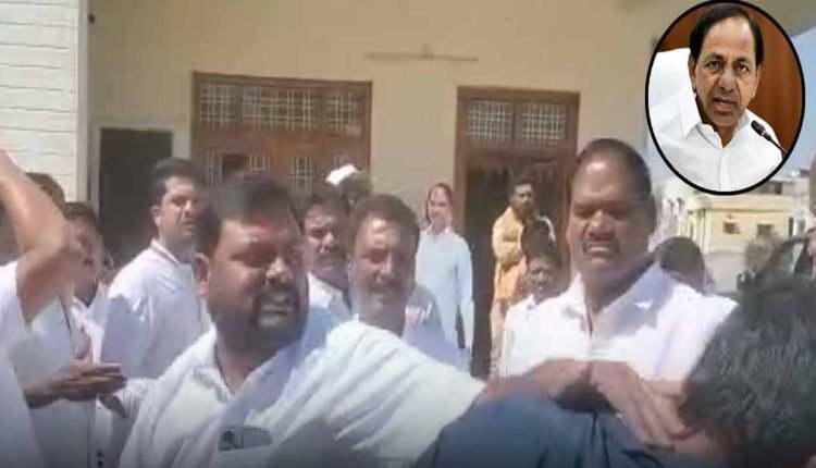 BRS Leaders Fight In KCR's Birthday Celebrations