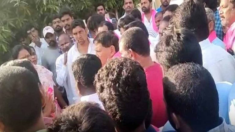 Protest Against MLA Bhaskar Rao During KCR'S Birthday Celebrations