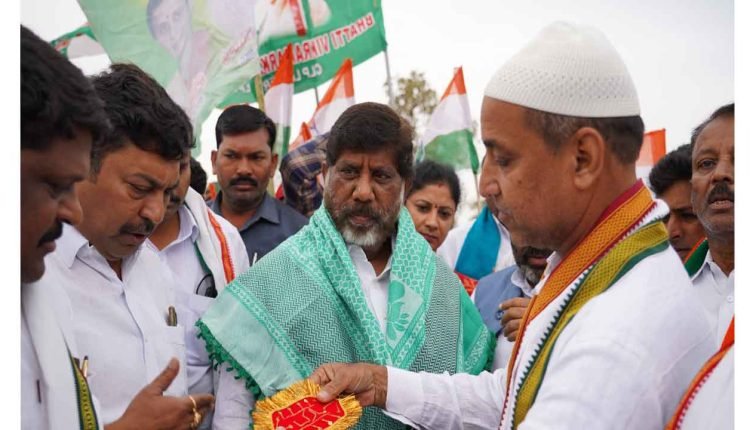 Sack ministers, TSPSC board members for the question papers leak: Bhatti