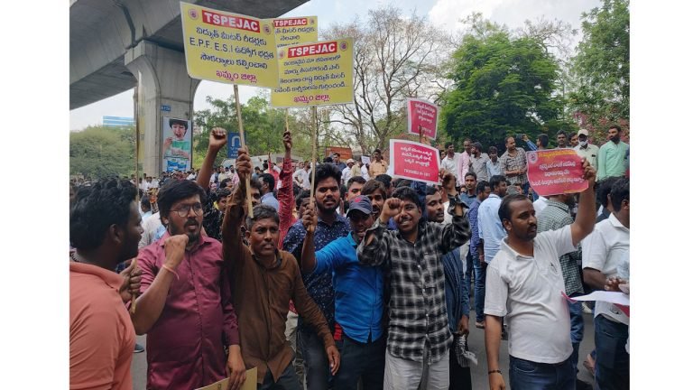 Electricity Employees Staged A Huge Dharna Demanding Increase In Pay