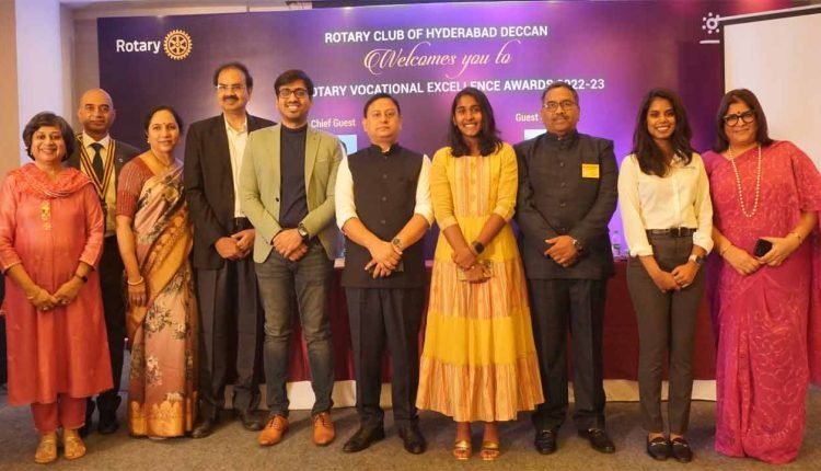 Sandeep Sultania presents Rotary Vocational Excellence Awards