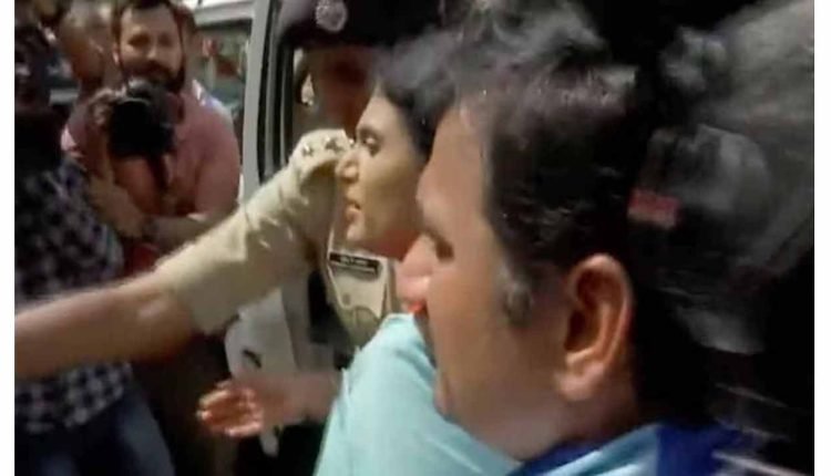 Police Took Sharmila Into Custody: Demand Inquiry By Central Agencies On Kaleshwaram Project Corruption