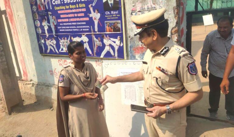 Woman Constable Stops CP DS Chauhan for Taking Mobile to SSC Exam Centre