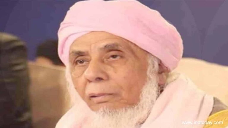 Moulana Qubool Pasha Shuttari passes away, Namaz-e-Janaza At Mecca Masjid At 11.00 PM