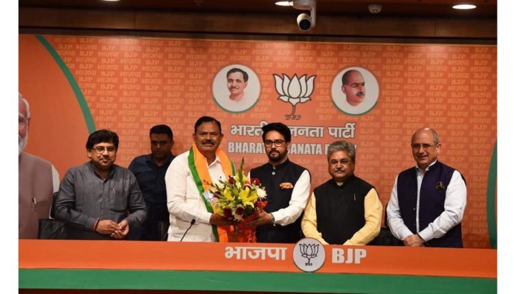 Shock To Kumara Swamy: Senior MLA Joins BJP