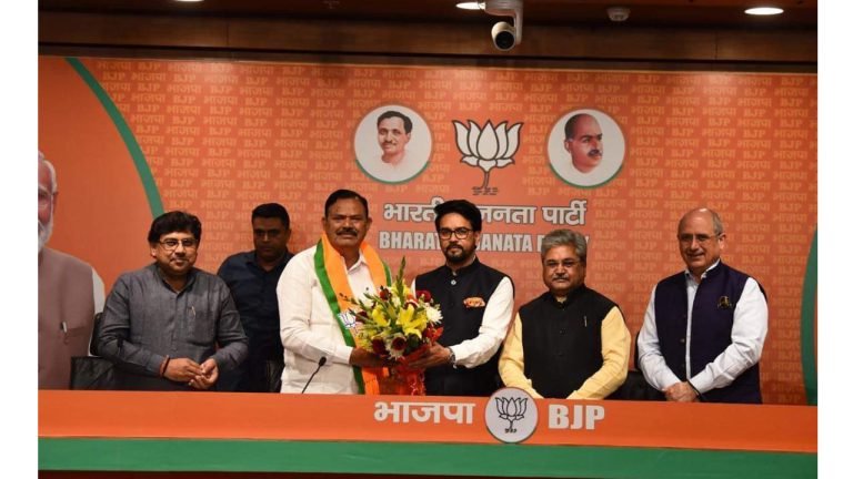 Shock To Kumara Swamy: Senior MLA Joins BJP