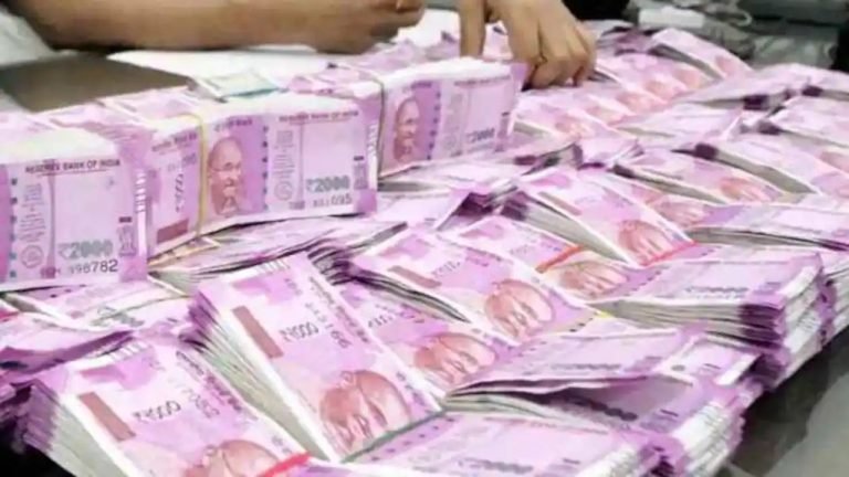 Demonetization Of Rs. 2000 Notes A Problem For Big Money Hoarders