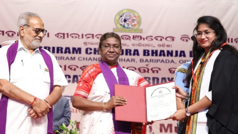 President Murmu Graces 12th Convocation of Maharaja Sriram Chandra Bhanja Deo University