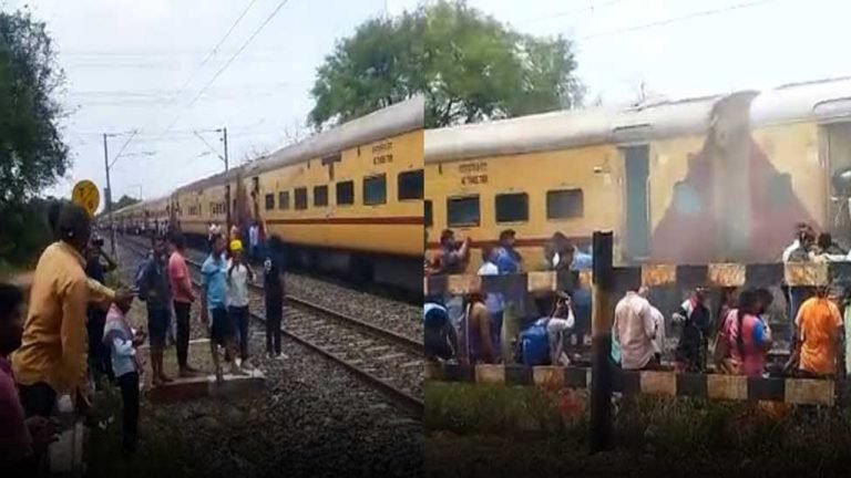 Smoke In Swarna Jayanthi Express: Train Stalled