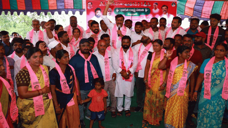 Dubbaka: Over 100 Congress, and BJP Workers Join BRS
