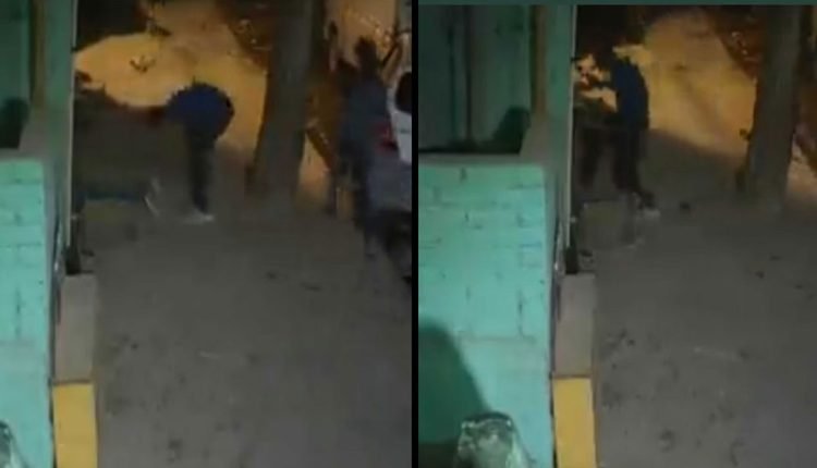 Man stabs a minor girl over 20 times in Delhi