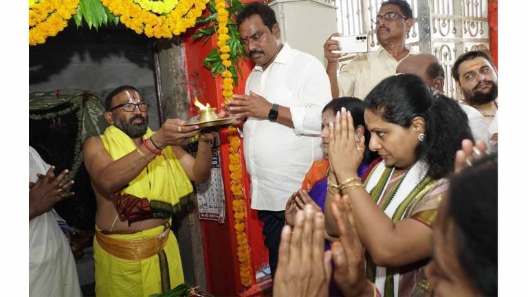 MLC K. Kavitha visits Kondagattu Temple