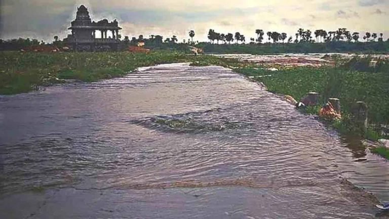 Musi Rising: Flood Flow From Above Bhimalingam Low-Level Bridge