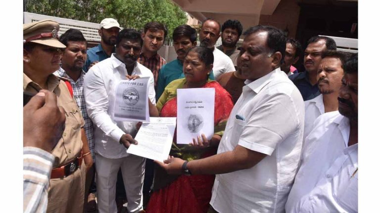 Congress files police complaint against CM KCR for unfulfilled promises