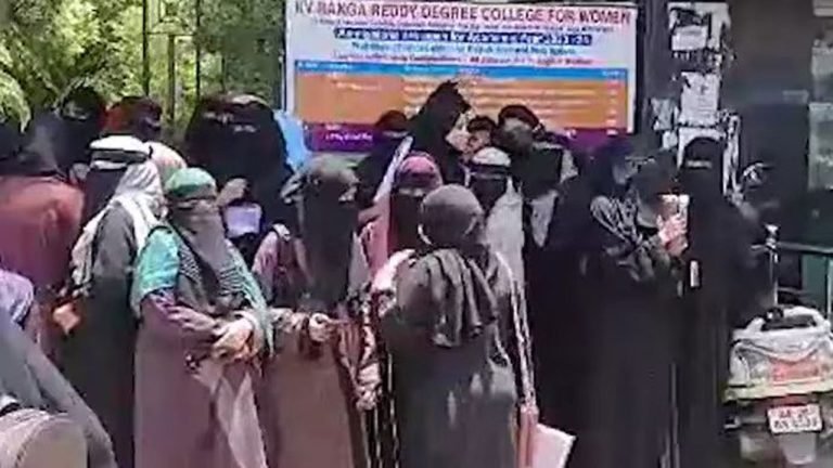 Hyderabad: A College Denied Entry To Burqa Clad Students