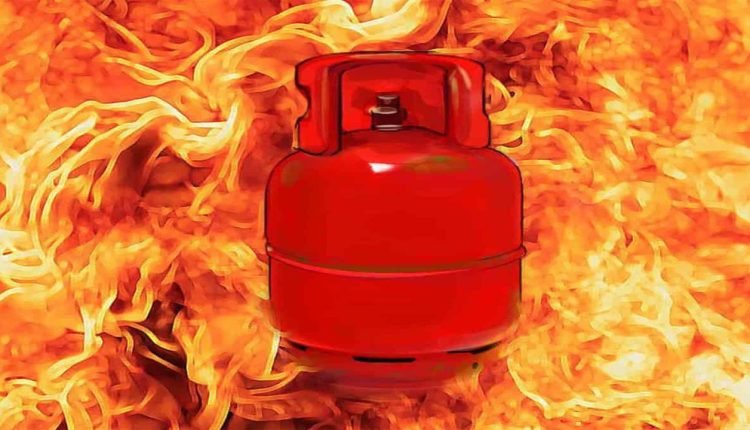 Gas Cylinder Explosion Causes Fire In Hyderabad Hotel