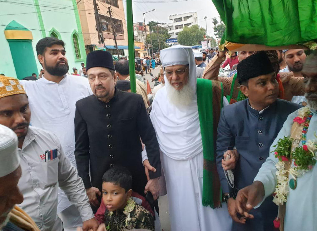 Ninth Nizam visits the 101st "Urs- E- Shareef of Baghdadi Sahebaan"
