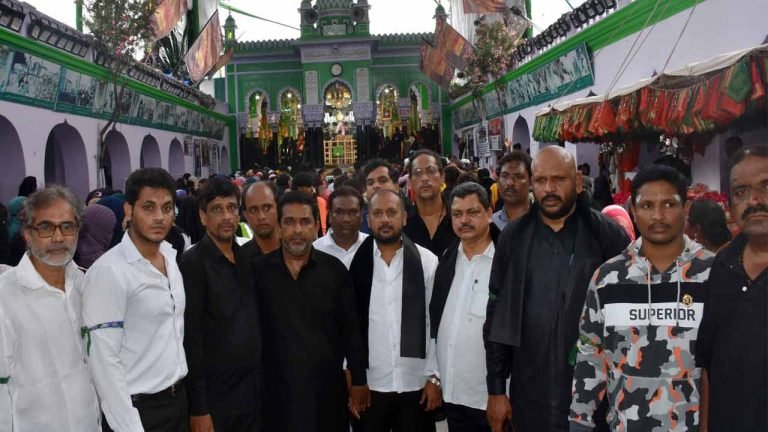 Congress leaders visit Bibi Ka Alawa, Offer 'Dhatti' to Bibi Ka Alam