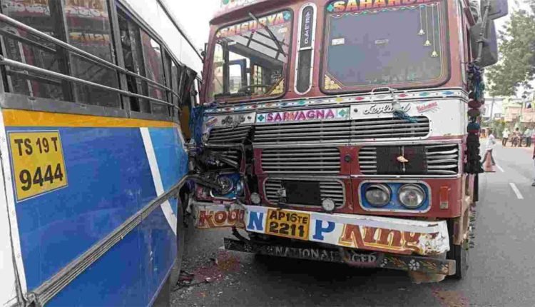 Hanamkonda: TSRTC Bus-Lorry Collision: 10 People Seriously Injured