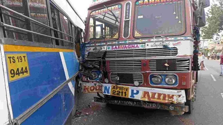 Hanamkonda: TSRTC Bus-Lorry Collision: 10 People Seriously Injured