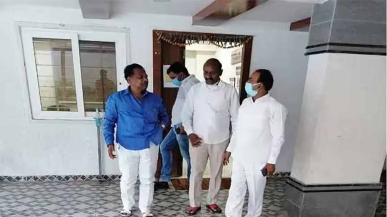 Eatala Meets Former Minister Chandrashekhar To Strengthen BJP To Oust KCR