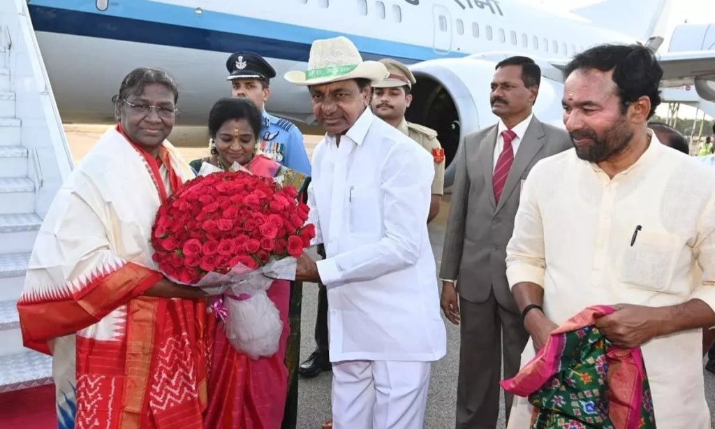 President Murmu Arrives in Hyderabad