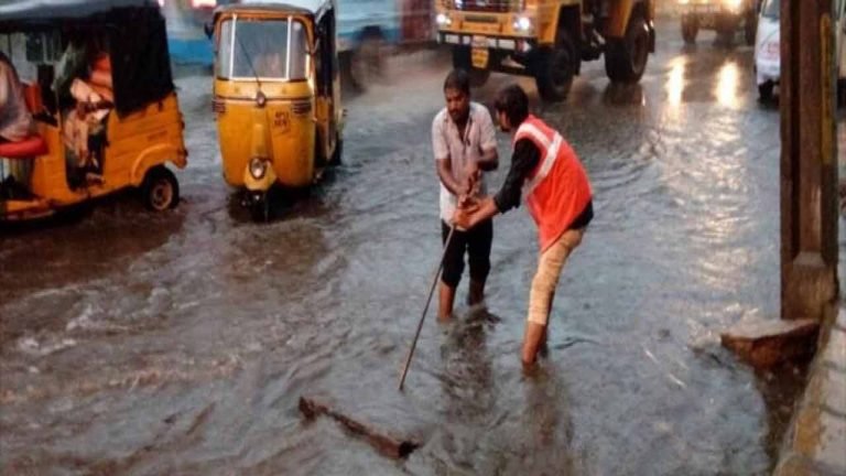 Hyderabad Experience Continous Rainfall: Heavy Rains In Telangana