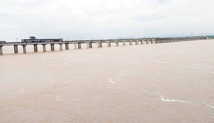 Godavari Receding At Bhadrachalam, Second Warning Withdrawn