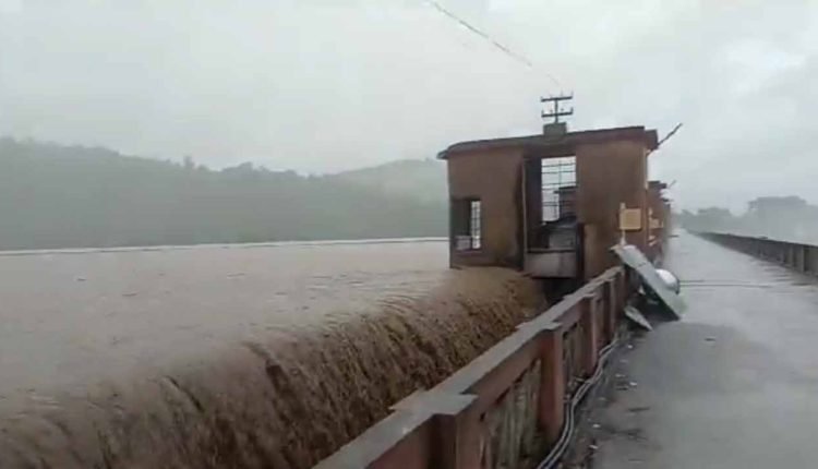 Flood Water Flowing High Over Kadam Project: People Being Evacuated 
