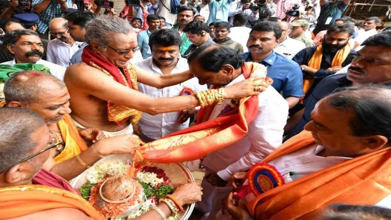 CM KCR Participated In Secunderabad Ujjaini Bonalu