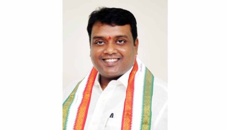 Congress slams BRS Govt for negligence in handling Hyderabad's waterlogging crisis