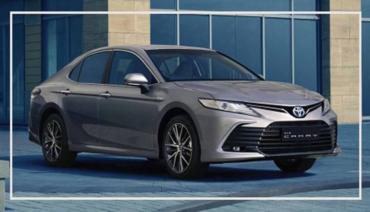 Nitin Gadkari to Launch Toyota Camry, India’s First Ethanol-Powered Car