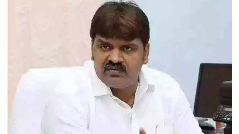 Big Shock To BRS. Former Mayor Bonthu Rammohan Met With Revanth