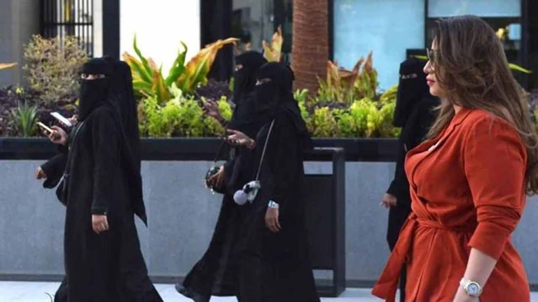 Burqa Ban In The Schools Of France: Left Parties Oppose 
